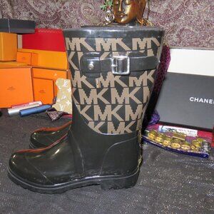 Michael Kors Signature Logo Monogram All Weather Rain Snow Rubber boots size 6